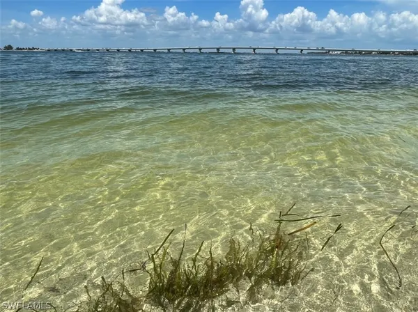 $2,850,000 | 1028 Bayview Drive, Sanibel, FL 33957