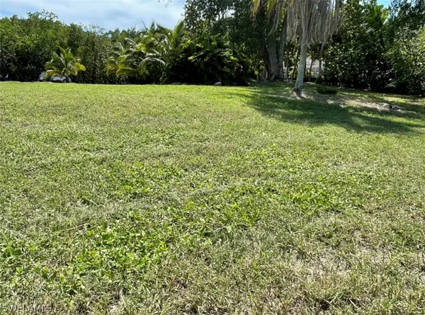 $2,850,000 | 1028 Bayview Drive, Sanibel, FL 33957
