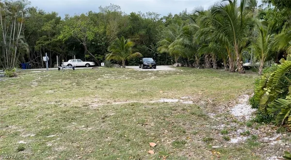 $2,850,000 | 1028 Bayview Drive, Sanibel, FL 33957