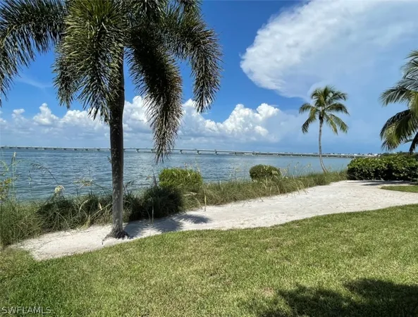 $2,850,000 | 1028 Bayview Drive, Sanibel, FL 33957