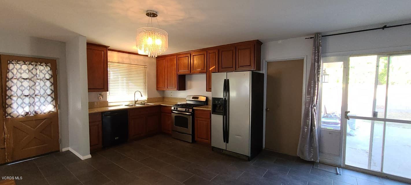724 Erringer Road Simi Valley, CA 93065 - Photo 9 of 16 e9