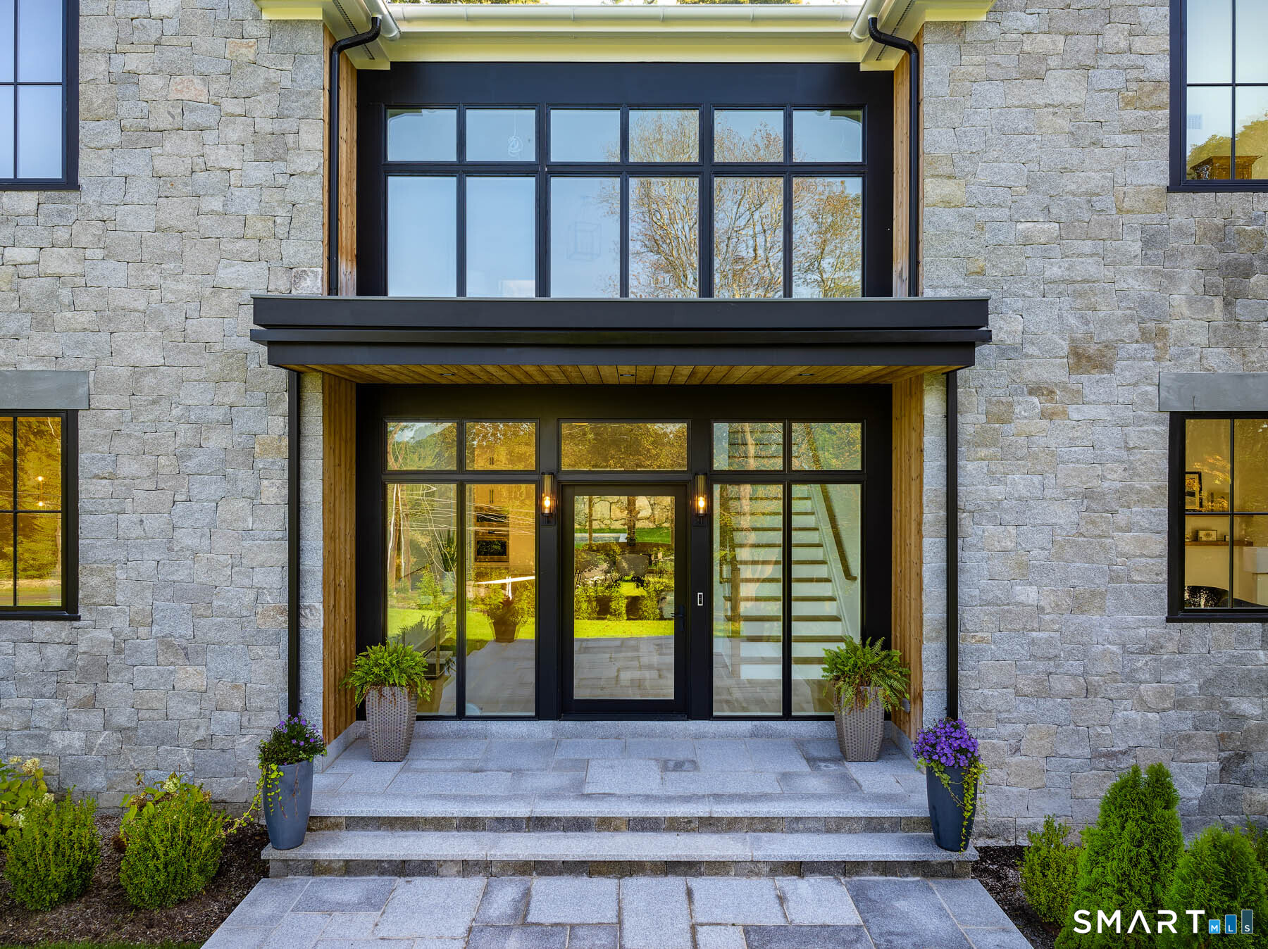 460 Middlesex Road Darien, CT 06820 - Photo 4 of 30 Sunlit Entryway