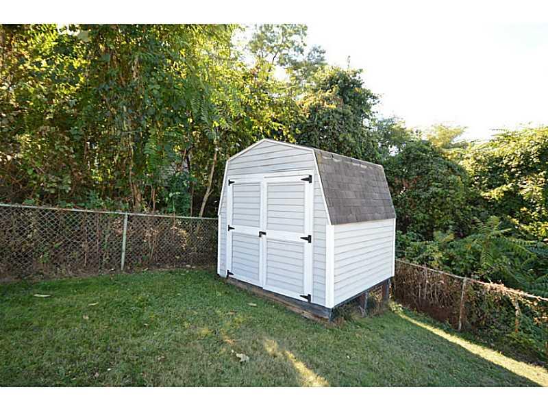 536 Springfield Street Pittsburgh, PA 15220 - Photo 24 of 25 Yard/Garden. Shed