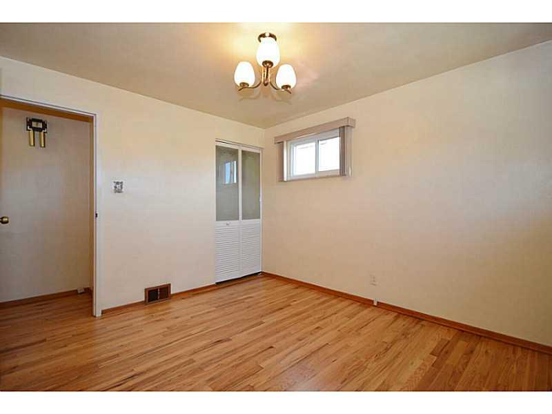 536 Springfield Street Pittsburgh, PA 15220 - Photo 6 of 25 Dining Room.
