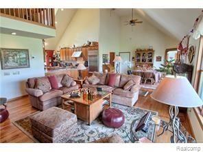 5550 McGregor Road Deckerville, MI 48427 - Photo 18 of 30 5550 McGregor LivRm 2.jpg