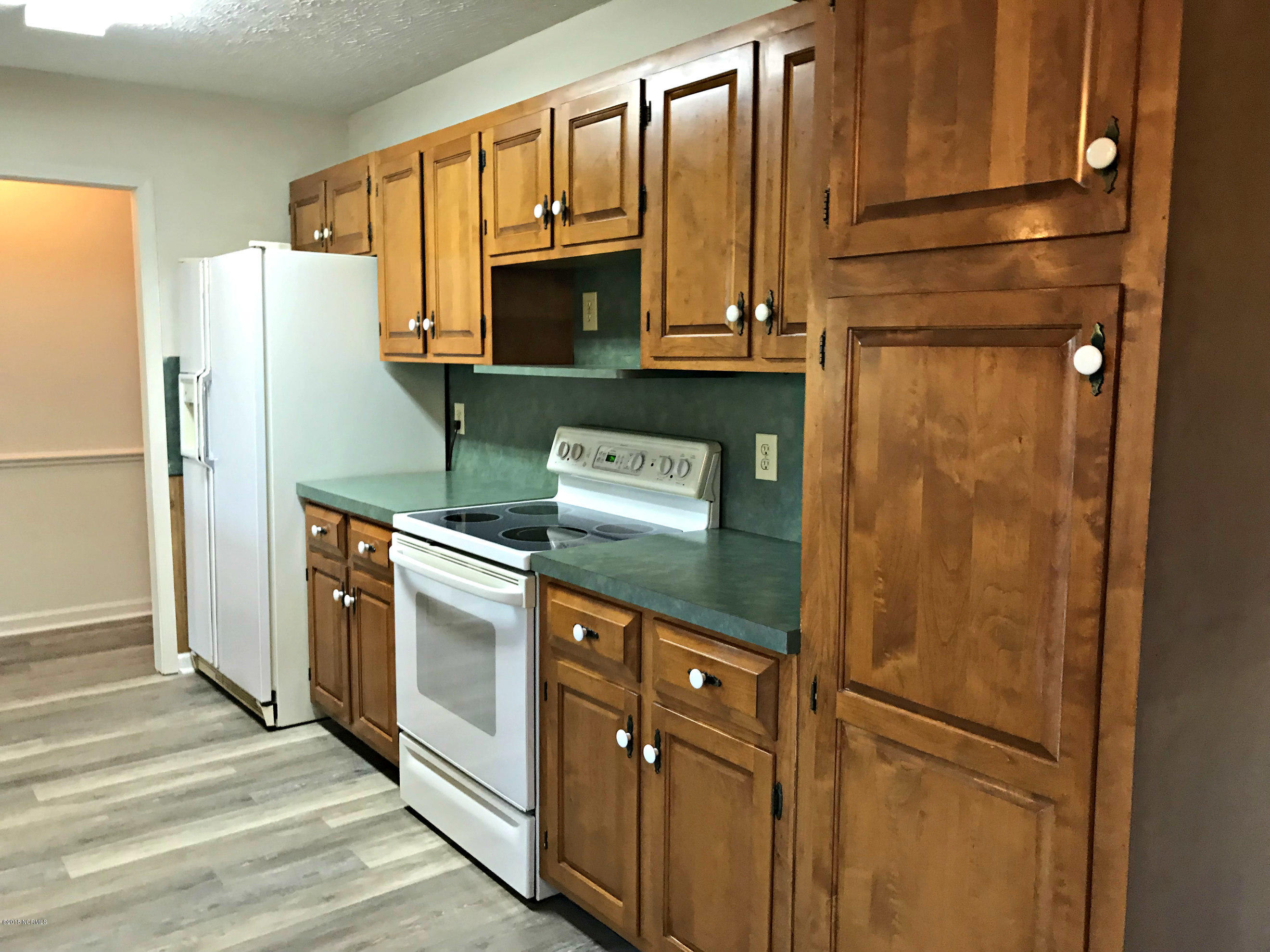 1900 Paulette Road Morehead City, NC 28557 - Photo 5 of 17 Kitchen