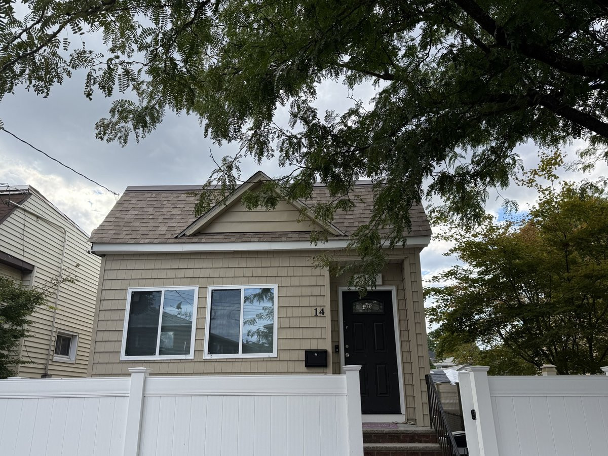 14 Van Riper Street Staten Island, NY 10302 - Photo 1 of 11 fcb0f9b2-6499-478f-9017-b0774b5bedf2.jpg