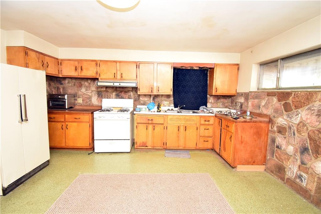 1260 Hope Hollow Road Carnegie, PA 15106 - Photo 7 of 20 Gallery Image 7