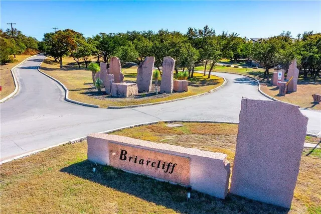 $998,500 | 22108-2 Moulin Drive, Briarcliff, TX 78669