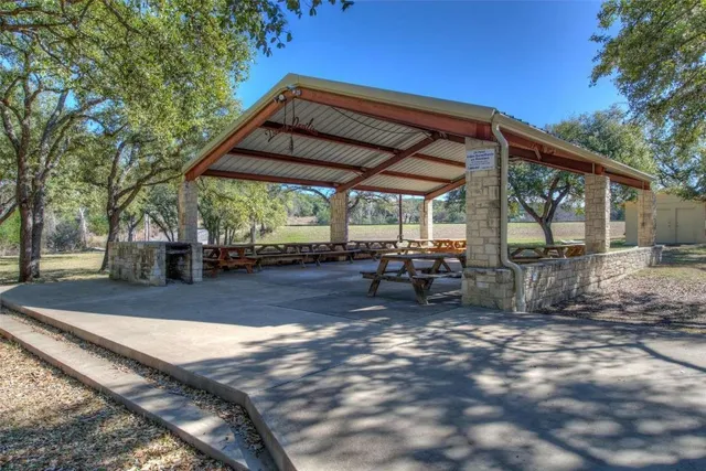 $998,500 | 22108-2 Moulin Drive, Briarcliff, TX 78669