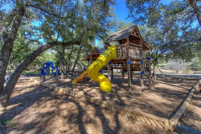 $998,500 | 22108-2 Moulin Drive, Briarcliff, TX 78669