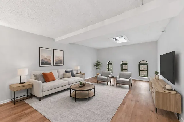 $234,900 | 270 East Highland Avenue, Unit 1011, Milwaukee, WI 53202