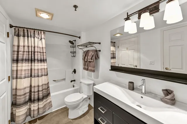 $234,900 | 270 East Highland Avenue, Unit 1011, Milwaukee, WI 53202