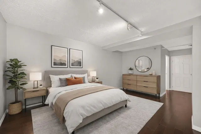 $234,900 | 270 East Highland Avenue, Unit 1011, Milwaukee, WI 53202