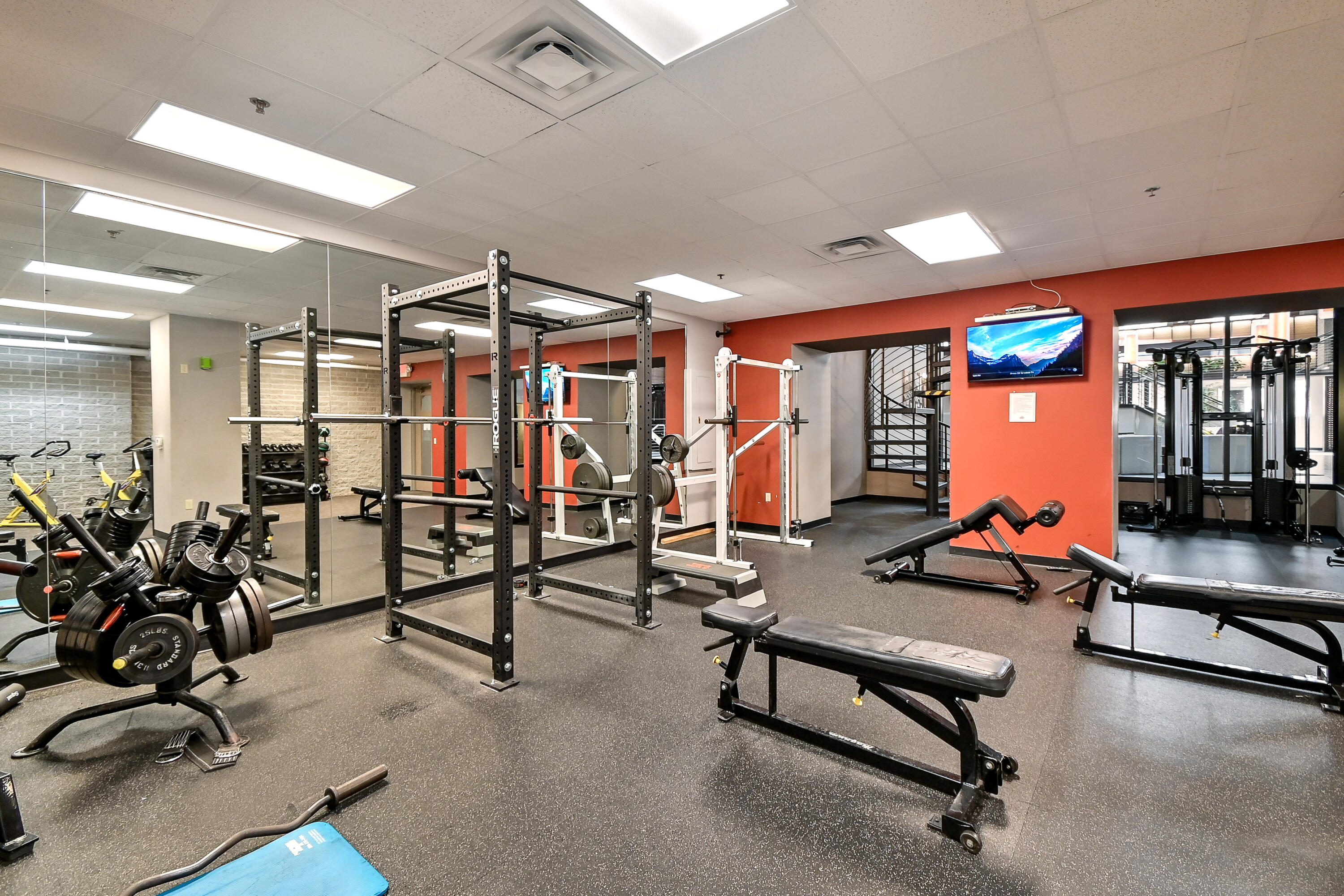 270 East Highland Avenue, Unit 1011 Milwaukee, WI 53202 - Photo 26 of 39 Gym Area