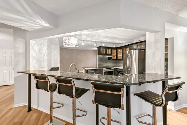 $234,900 | 270 East Highland Avenue, Unit 1011, Milwaukee, WI 53202