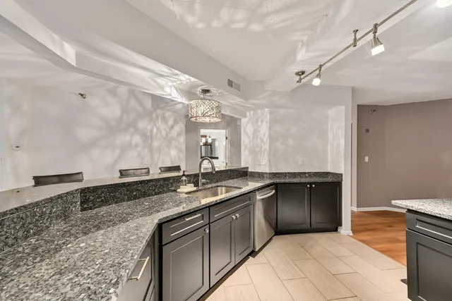 $234,900 | 270 East Highland Avenue, Unit 1011, Milwaukee, WI 53202