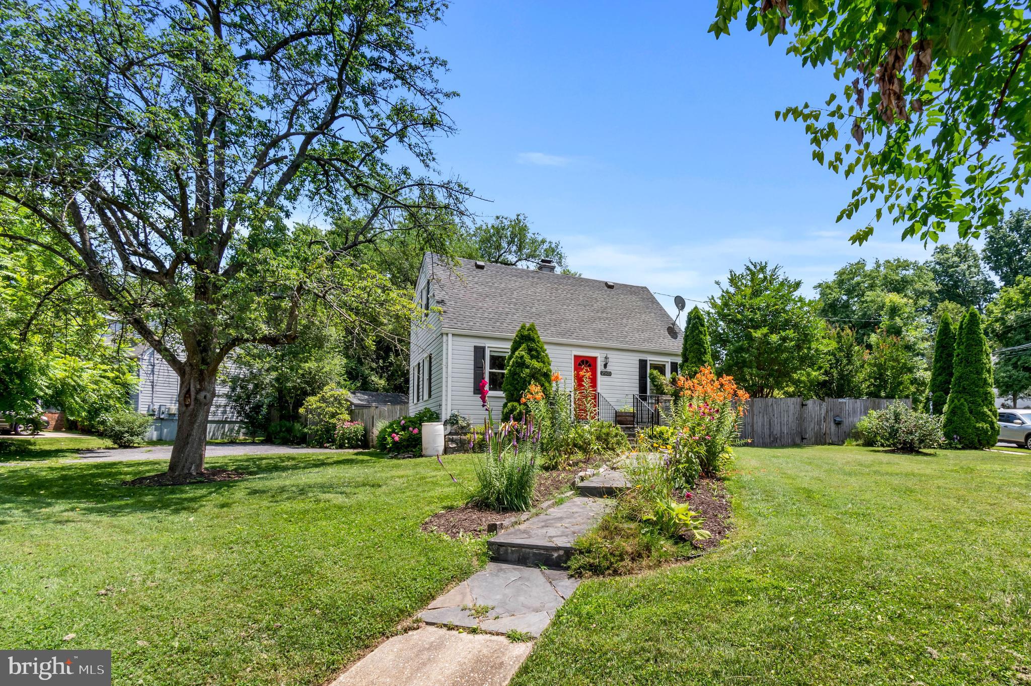 2505 Newton Street Silver Spring, MD 20902 - Photo 3 of 27