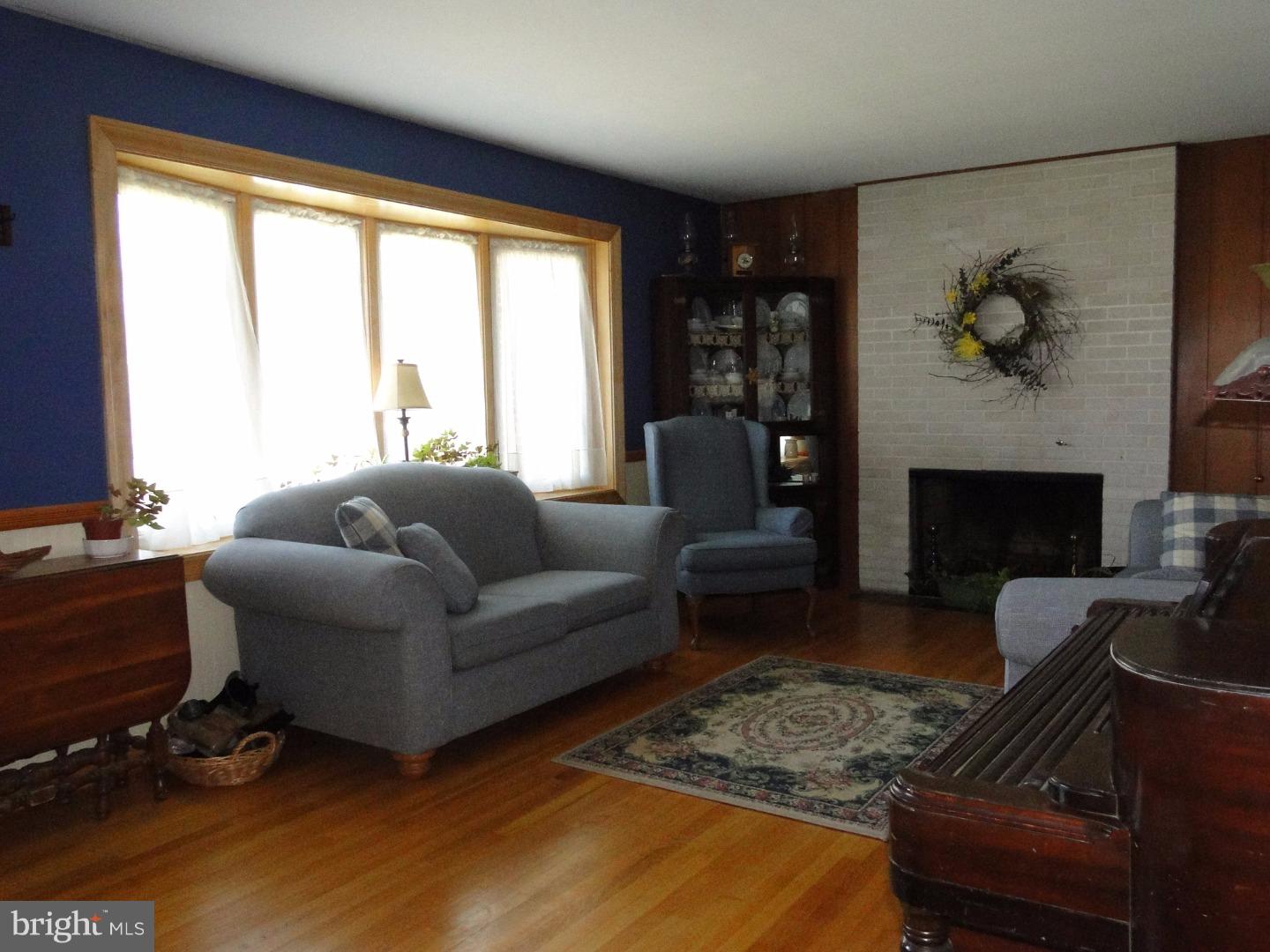 5116 Fairlawn Road Center Valley, PA 18034 - Photo 3 of 23 Gallery Image 3