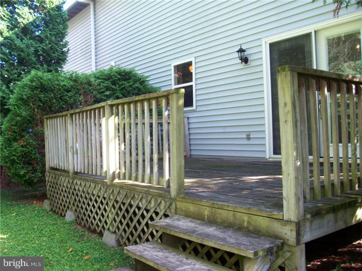 231 North View Road Fleetwood, PA 19522 - Photo 11 of 19 Deck