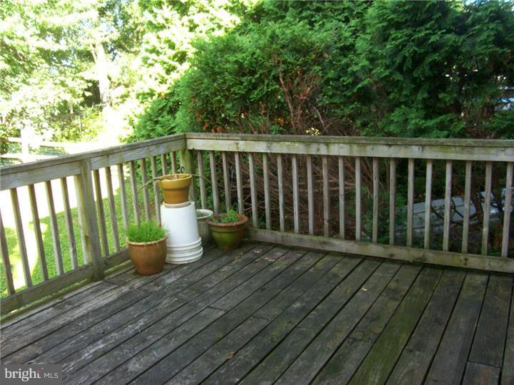 231 North View Road Fleetwood, PA 19522 - Photo 8 of 19 Deck