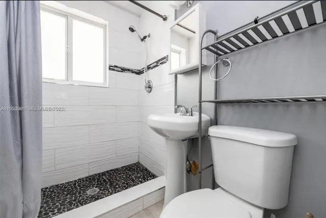 $1,998 | 610 12th Street, Unit 5, Miami Beach, FL 33139