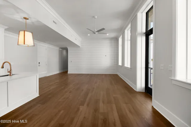 $899,000 | 805 Mulberry Street, Unit 203, Beaufort, NC 28516