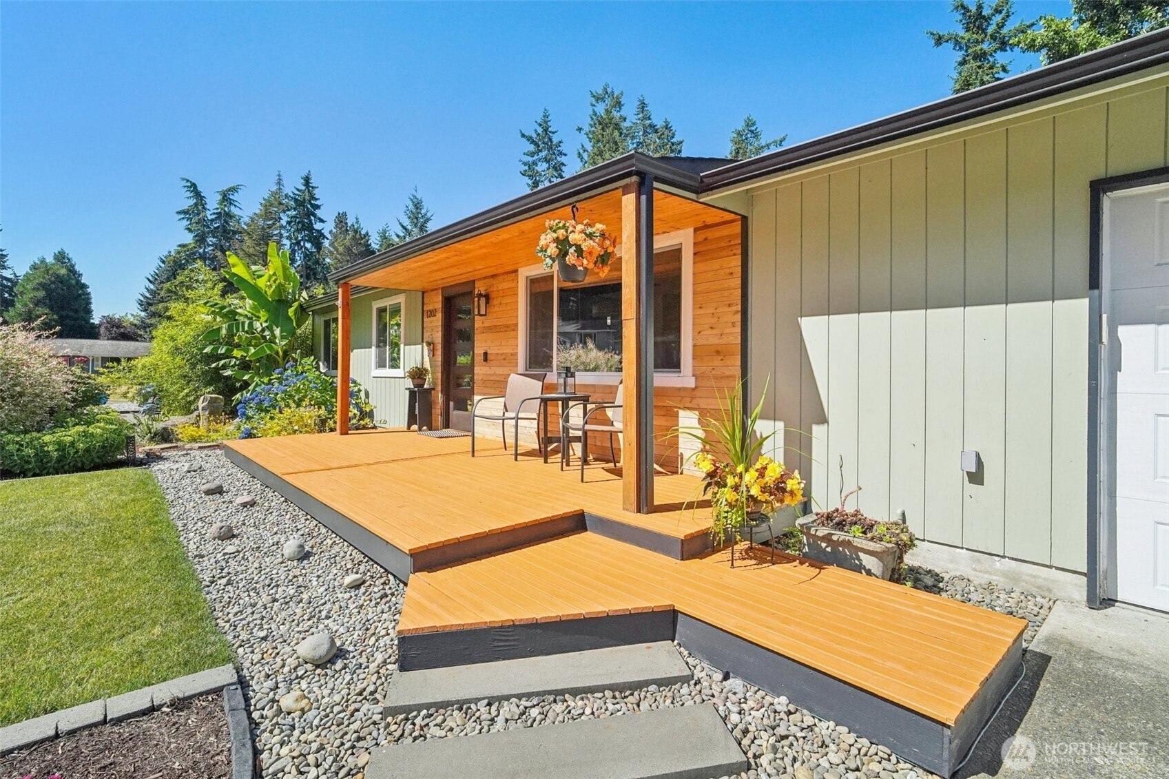 1202 Eleanor Court Steilacoom, WA 98388 - Photo 2 of 34