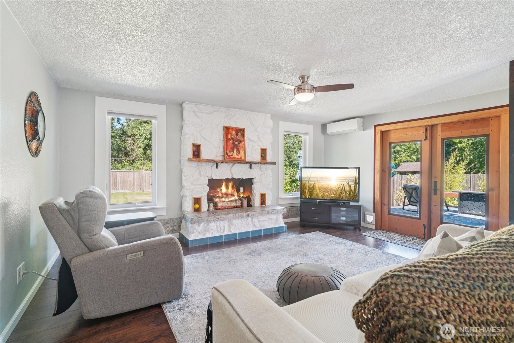 1202 Eleanor Court Steilacoom, WA 98388 - Photo 3 of 34