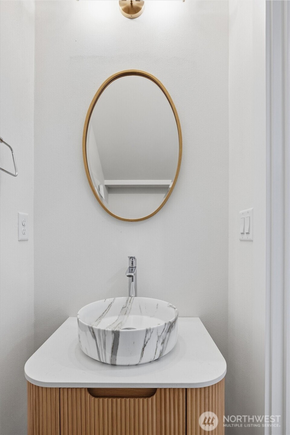 2018 Fairview Avenue East, Unit B Seattle, WA 98102 - Photo 14 of 33