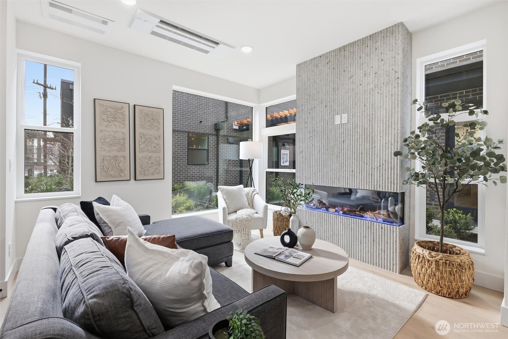 2018 Fairview Avenue East, Unit B Seattle, WA 98102 - Photo 7 of 33