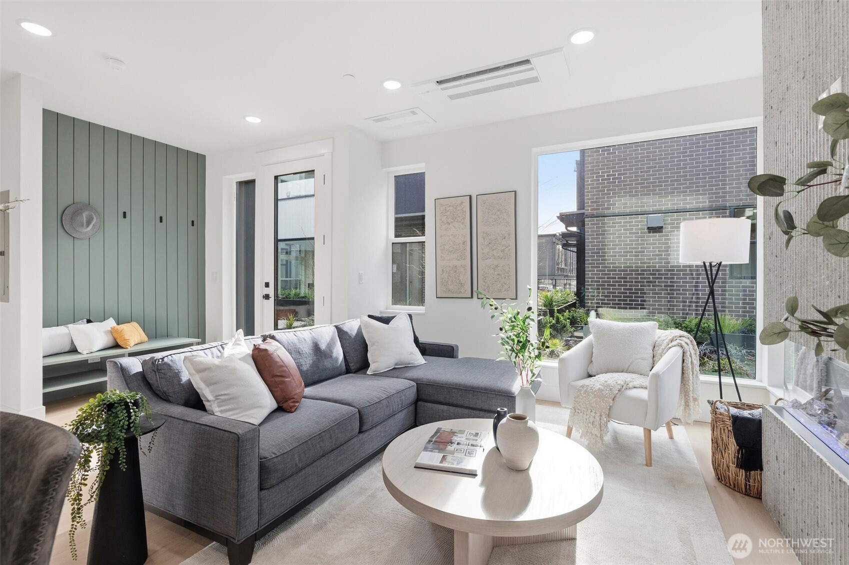 2018 Fairview Avenue East, Unit B Seattle, WA 98102 - Photo 8 of 33