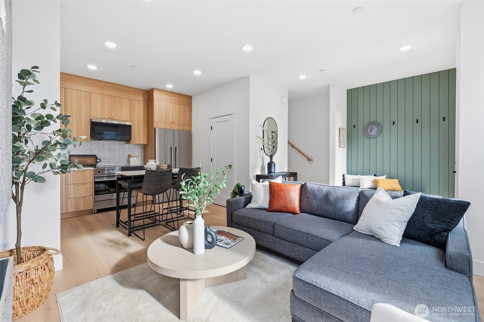 2018 Fairview Avenue East, Unit B Seattle, WA 98102 - Photo 9 of 33