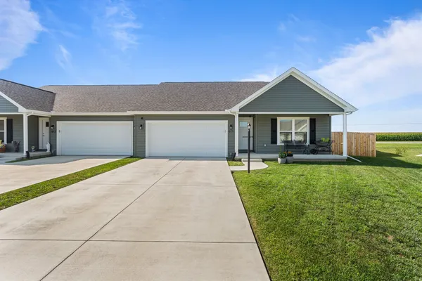 $267,000 | 611 Jerin Court, Fisher, IL 61843