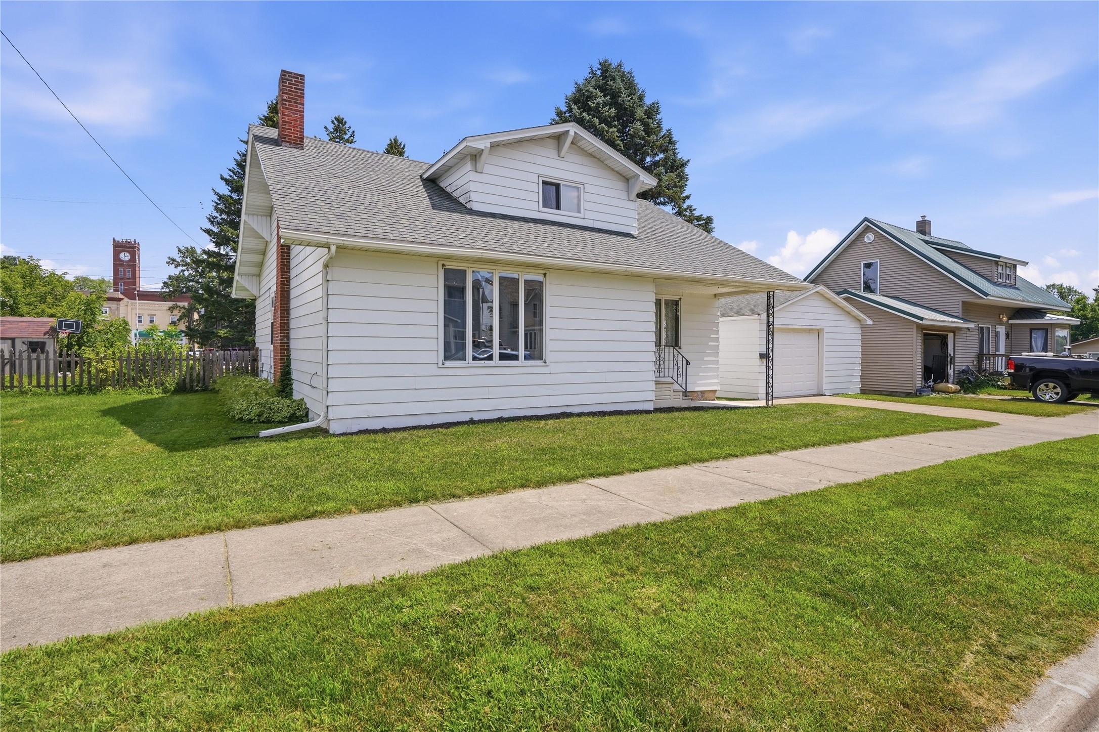 136 Barber Street Stanley, WI 54768 - Photo 3 of 38
