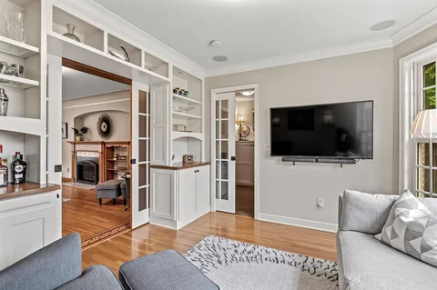 $725,000 | 1843 West Highland Parkway, St. Paul, MN 55116
