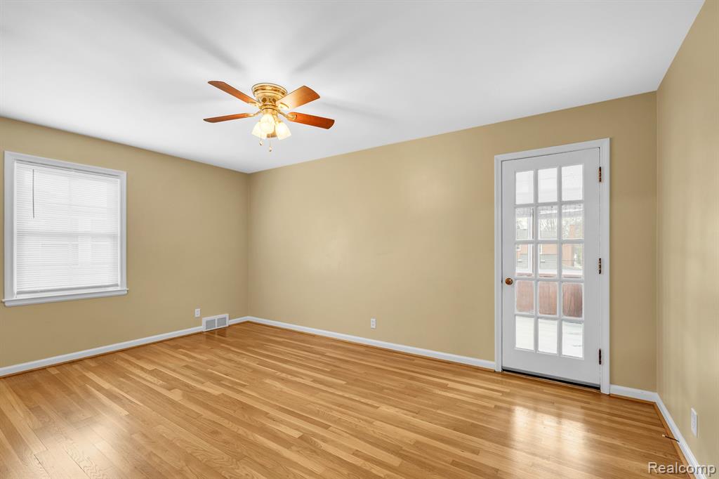 857 Harcourt Road Grosse Pointe, MI 48230 - Photo 20 of 33