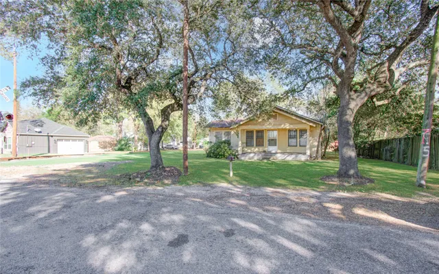 $156,750 | 1003 Prairie Street, Columbus, TX 78934