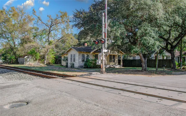 $156,750 | 1003 Prairie Street, Columbus, TX 78934