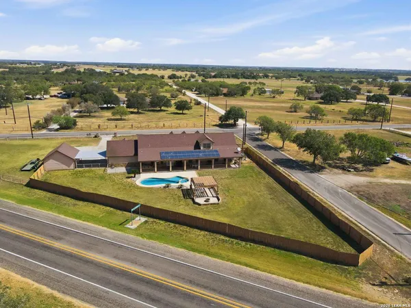 $625,000 | 14838 St Hedwig Road, St. Hedwig, TX 78152