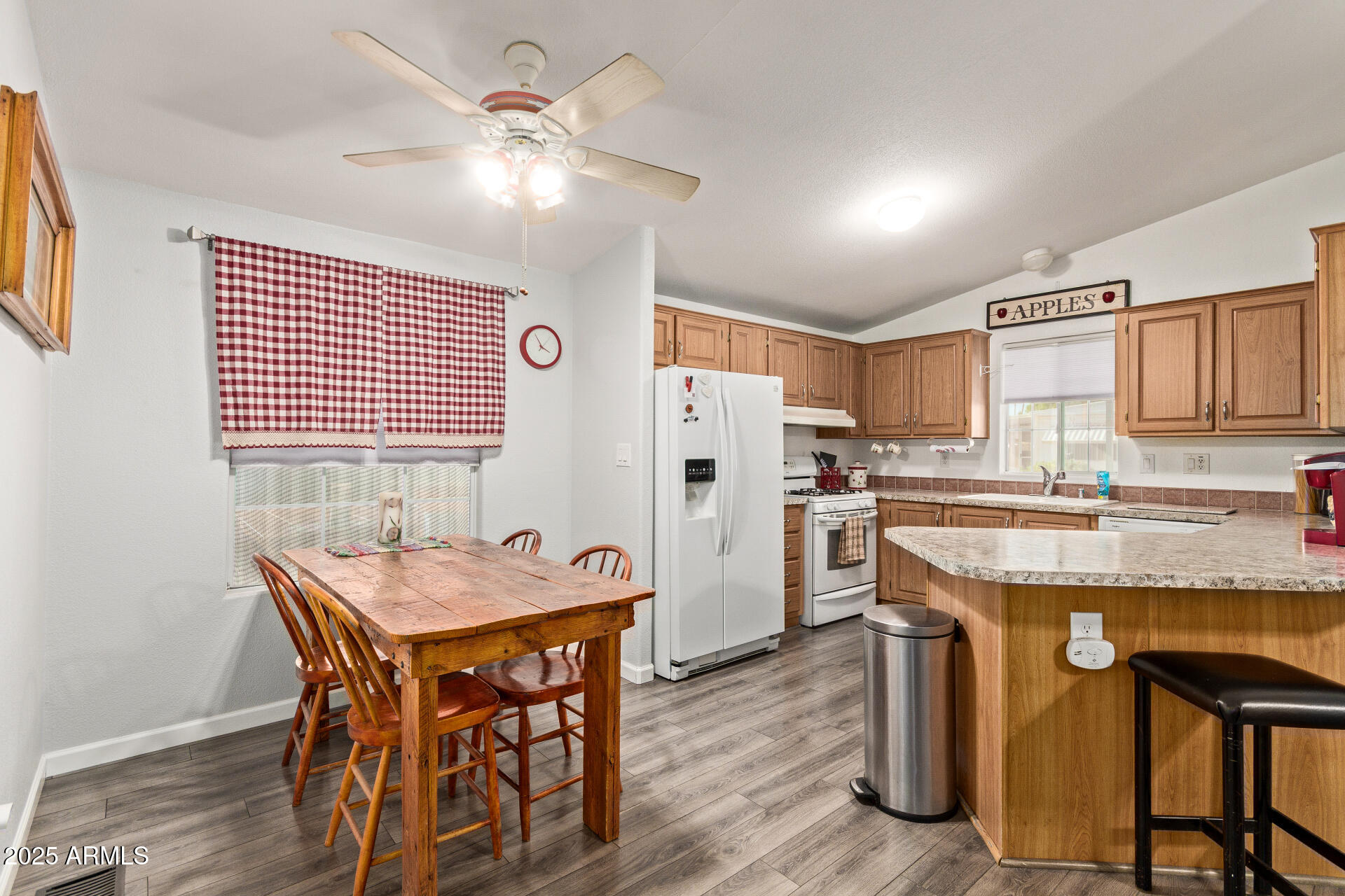 201 South Greenfield Road, Unit 140 Mesa, AZ 85206 - Photo 6 of 32 201 S Greenfield Rd 140