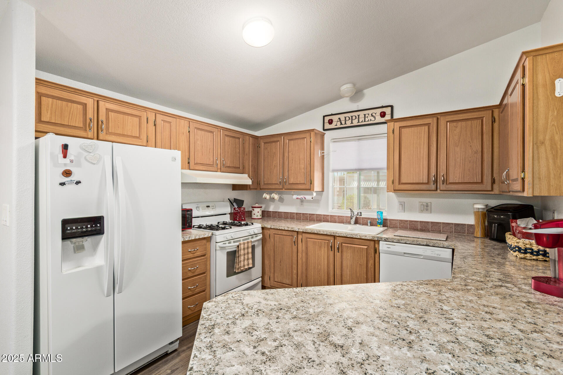 201 South Greenfield Road, Unit 140 Mesa, AZ 85206 - Photo 7 of 32 201 S Greenfield Rd 140