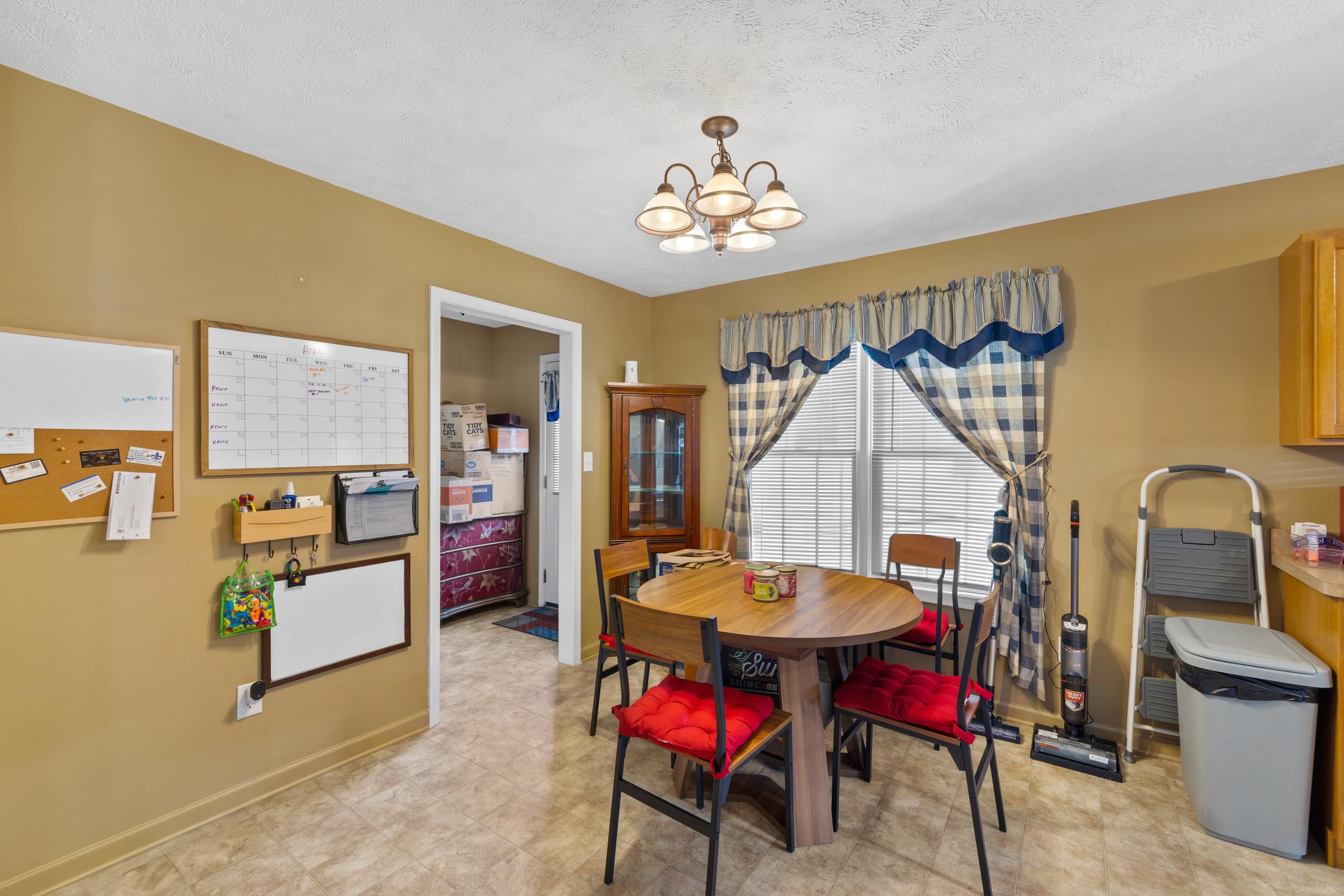 1008 Middlebrook Avenue Staunton, VA 24401 - Photo 12 of 62 Gallery Image 12