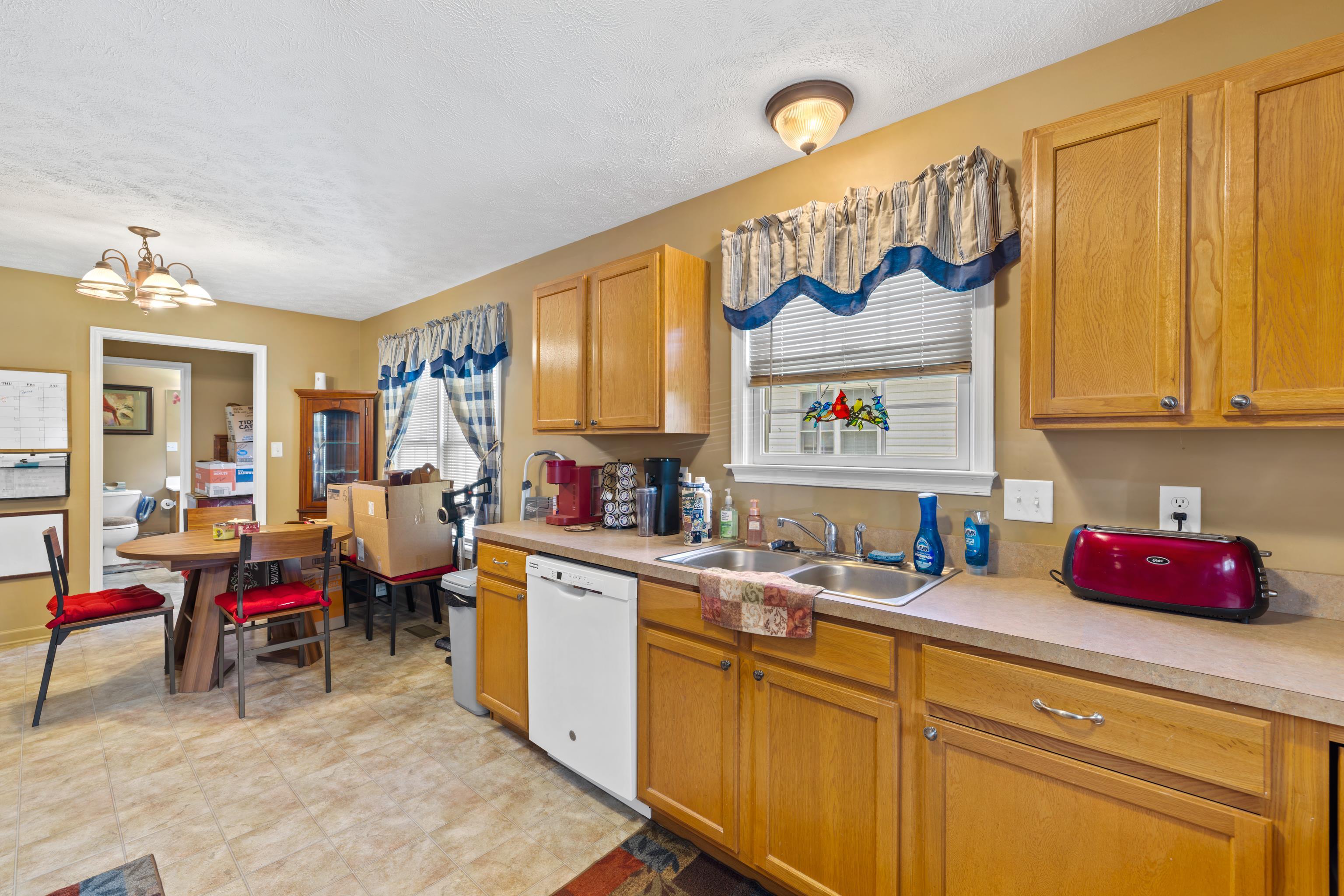 1008 Middlebrook Avenue Staunton, VA 24401 - Photo 22 of 62 Gallery Image 22