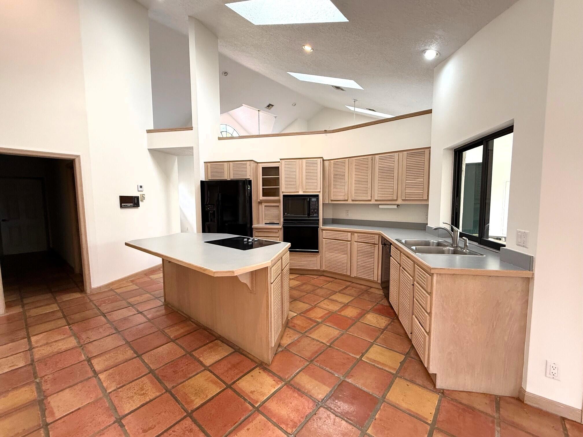 4 Lochwick Road Palm Beach Gardens, FL 33418 - Photo 6 of 35 Kitchen