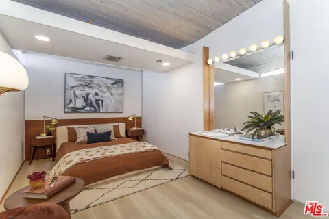$999,000 | 8554 Day Street, Sunland, CA 91040