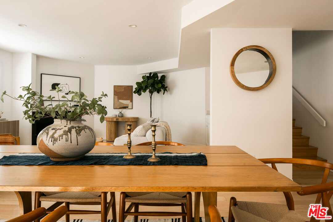 1014 9th Street, Unit 4 Santa Monica, CA 90403 - Photo 11 of 38 a dining room with furniture and window