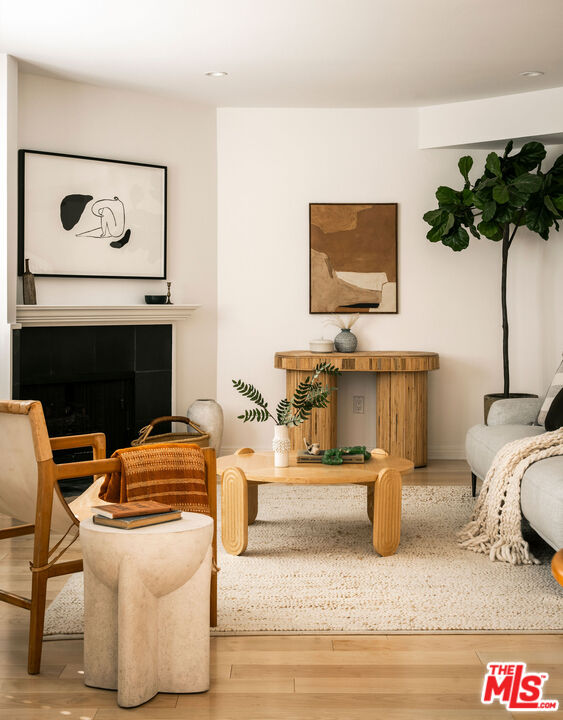 1014 9th Street, Unit 4 Santa Monica, CA 90403 - Photo 13 of 38 a living room with furniture