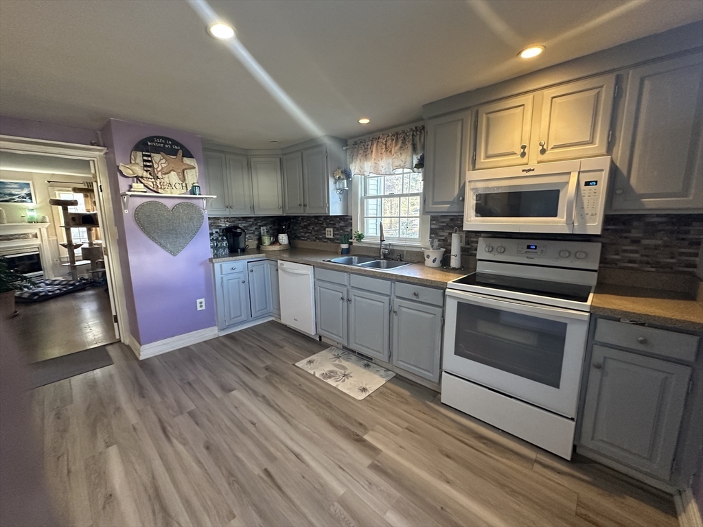 18 Fearing Hill Road Wareham, MA 02571 - Photo 2 of 29 Gallery Image 2