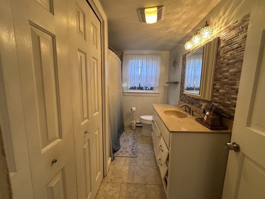 18 Fearing Hill Road Wareham, MA 02571 - Photo 7 of 29 Gallery Image 7